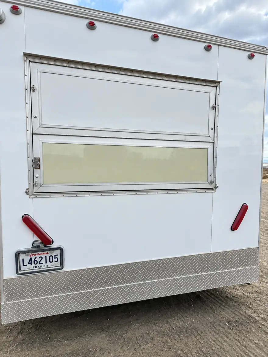 24ft Mobile Kitchen mobile commercial kitchen trailer: mobile kitchen trailer exterior service window
